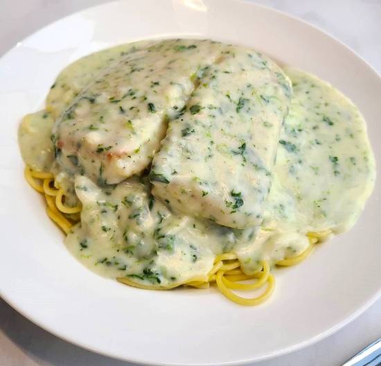 Spinach and Fish Fillet Spaghetti in Cream Sauce 白汁菠菜鱼柳烩意粉
